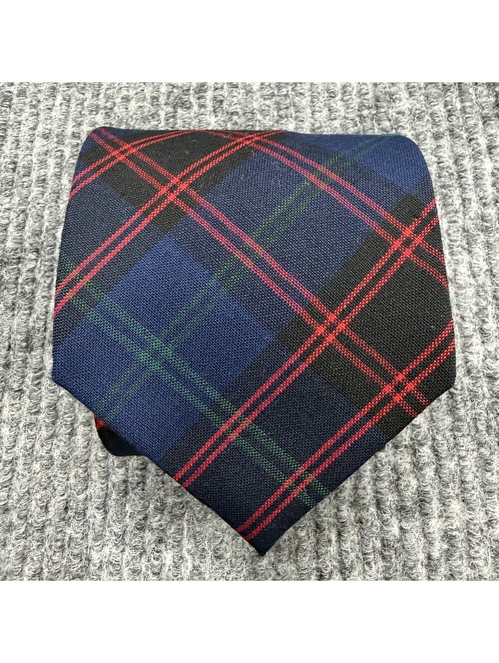 Vintage Pendleton Necktie Mens Multicolored Plaid 100 % Wool Tie Made‎ In USA